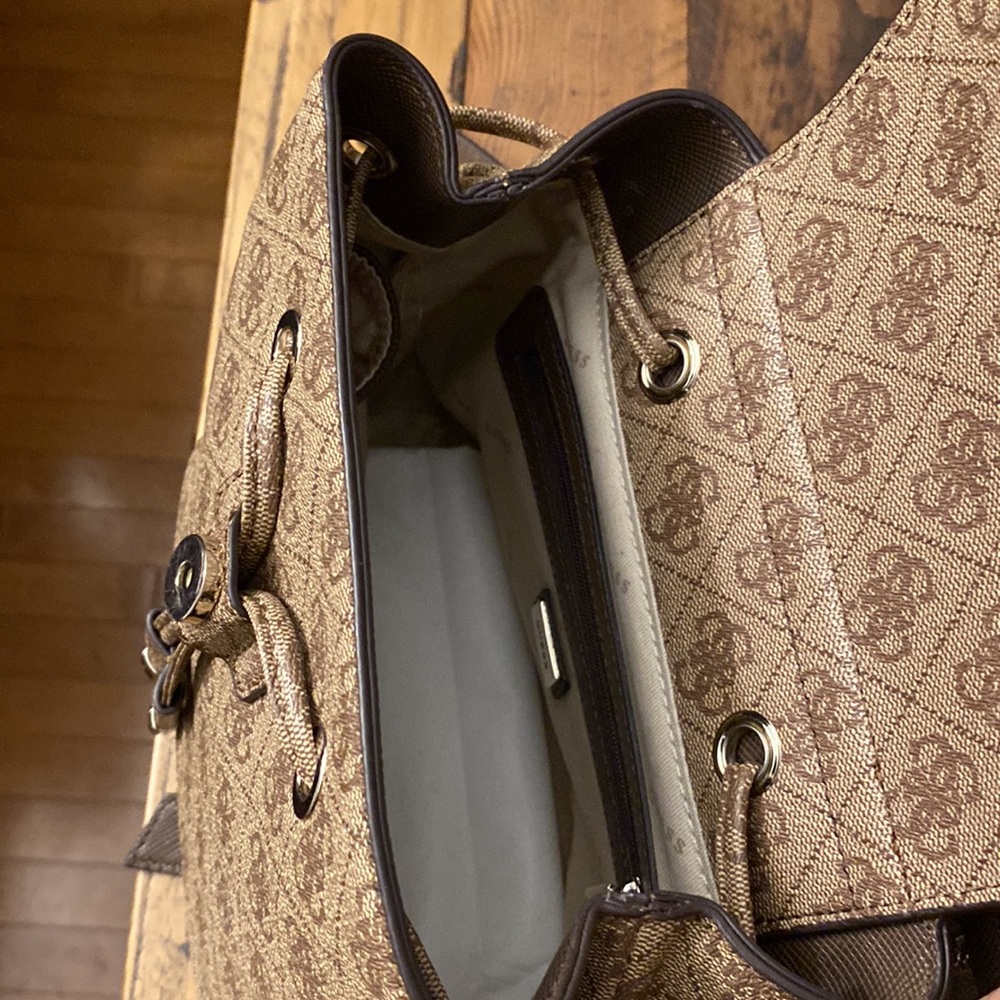Guess - backpack - Picture 2 of 4